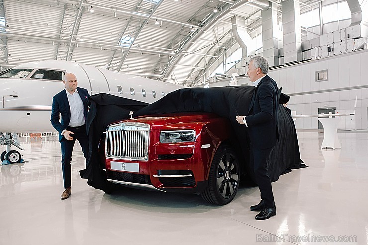 Rīgā 19.10.2018 tiek prezentēts pirmais «Rolls-Royce» zīmola apvidus vāģis «Rolls-Royce Cullinan». Foto: rolls-roycemotorcars.com Rīgā 19.10.2018 tiek prezentēts pirmais «Rolls-Royce» zīmola apvidus vāģis «Rolls-Royce Cullinan». Foto: rolls-roycemotorcars.com 235505