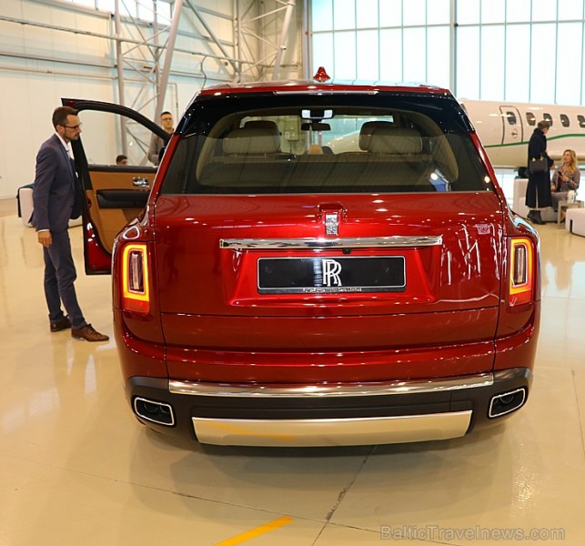 Rīgā 19.10.2018 tiek prezentēts pirmais «Rolls-Royce» zīmola apvidus vāģis «Rolls-Royce Cullinan» Rīgā 19.10.2018 tiek prezentēts pirmais «Rolls-Royce» zīmola apvidus vāģis «Rolls-Royce Cullinan» 235507