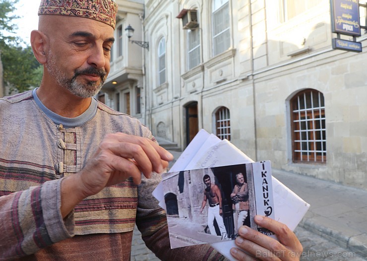 Travelnews.lv apmeklē PSRS komēdijas «Briljanta roka» filmēšanas vietu ar epizodi «...velns parāvis...». Sadarbībā ar Latvijas vēstniecību Azerbaidžān Travelnews.lv apmeklē PSRS komēdijas «Briljanta roka» filmēšanas vietu ar epizodi «...velns parāvis...». Sadarbībā ar Latvijas vēstniecību Azerbaidžān 235686