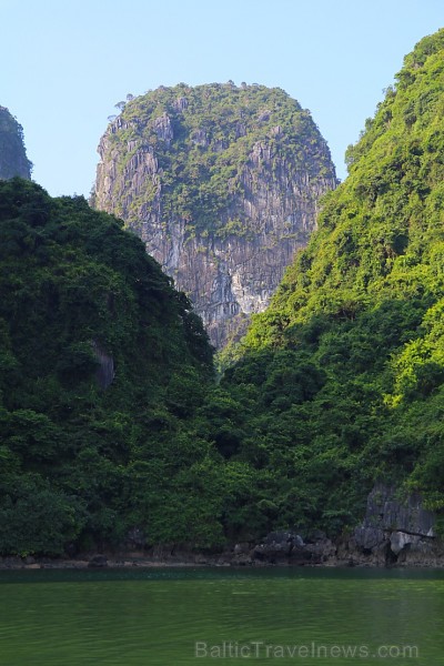 Travelnews.lv ar vjetnamiešu laivu Halongas līcī apciemo savvaļas pērtiķus. Sadarbībā ar 365 brīvdienas un Turkish Airlines 235787
