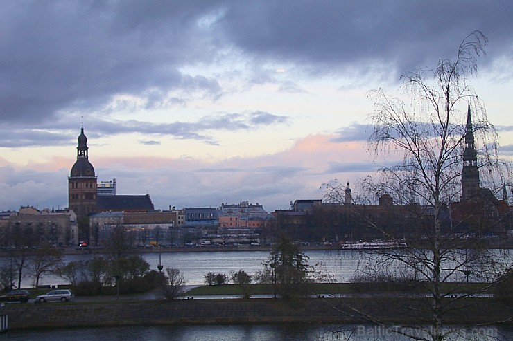 Viesnīca «Radisson Blu Daugava» piedāvā šarža izstādi «Draudzīgs pārspīlējums. ŠARŽS UN PERSONĪBA LATVIEŠU KULTŪRĀ» un «Peter Mertes» vīnus Viesnīca «Radisson Blu Daugava» piedāvā šarža izstādi «Draudzīgs pārspīlējums. ŠARŽS UN PERSONĪBA LATVIEŠU KULTŪRĀ» un «Peter Mertes» vīnus 236309