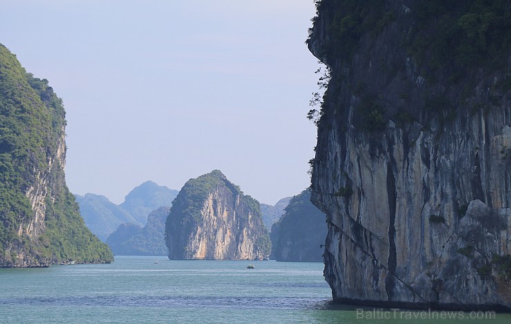 Travelnews.lv apmeklē UNESCO pasaules mantojumu Vjetnamā - Halongas līcis. Sadarbībā ar 365 brīvdienas un Turkish Airlines 236360