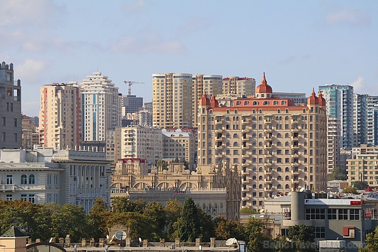 Jaunavas tornis vecpilsētā ir galvenais Baku simbols ar burvīgu pilsētas panorāmas skata laukumu. Sadarbībā ar Latvijas vēstniecību Azerbaidžānā un tū Jaunavas tornis vecpilsētā ir galvenais Baku simbols ar burvīgu pilsētas panorāmas skata laukumu. Sadarbībā ar Latvijas vēstniecību Azerbaidžānā un tū 236623