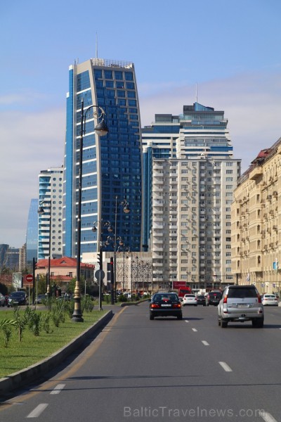Travelnews.lv ar ekskursiju autobusu apceļo Baku raksturīgākās vietas. Sadarbībā ar Latvijas vēstniecību Azerbaidžānā un tūrisma firmu «RANTUR Travel Travelnews.lv ar ekskursiju autobusu apceļo Baku raksturīgākās vietas. Sadarbībā ar Latvijas vēstniecību Azerbaidžānā un tūrisma firmu «RANTUR Travel 237675