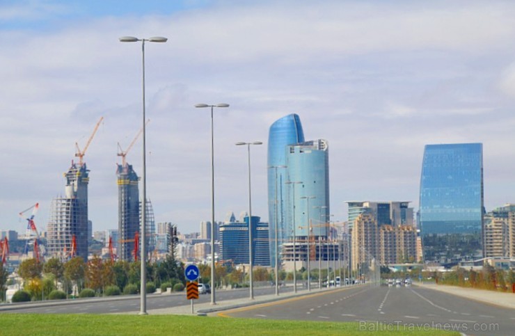 Travelnews.lv ar ekskursiju autobusu apceļo Baku raksturīgākās vietas. Sadarbībā ar Latvijas vēstniecību Azerbaidžānā un tūrisma firmu «RANTUR Travel Travelnews.lv ar ekskursiju autobusu apceļo Baku raksturīgākās vietas. Sadarbībā ar Latvijas vēstniecību Azerbaidžānā un tūrisma firmu «RANTUR Travel 237676