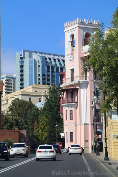 Travelnews.lv ar ekskursiju autobusu apceļo Baku raksturīgākās vietas. Sadarbībā ar Latvijas vēstniecību Azerbaidžānā un tūrisma firmu «RANTUR Travel Travelnews.lv ar ekskursiju autobusu apceļo Baku raksturīgākās vietas. Sadarbībā ar Latvijas vēstniecību Azerbaidžānā un tūrisma firmu «RANTUR Travel 237681