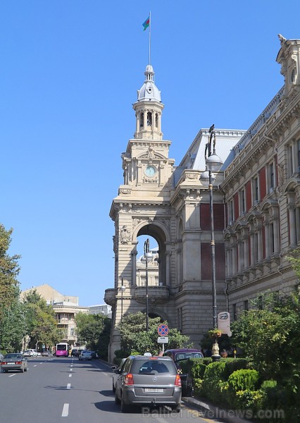 Travelnews.lv ar ekskursiju autobusu apceļo Baku raksturīgākās vietas. Sadarbībā ar Latvijas vēstniecību Azerbaidžānā un tūrisma firmu «RANTUR Travel  237682