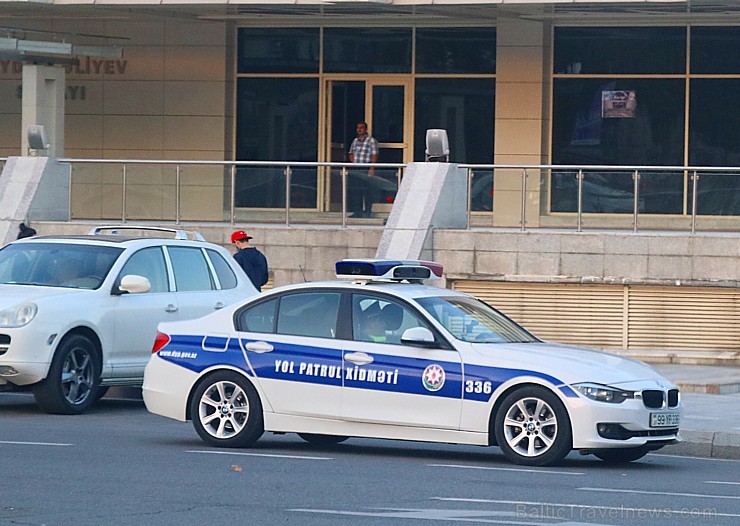 Travelnews.lv ar ekskursiju autobusu apceļo Baku raksturīgākās vietas. Sadarbībā ar Latvijas vēstniecību Azerbaidžānā un tūrisma firmu «RANTUR Travel Travelnews.lv ar ekskursiju autobusu apceļo Baku raksturīgākās vietas. Sadarbībā ar Latvijas vēstniecību Azerbaidžānā un tūrisma firmu «RANTUR Travel 237695