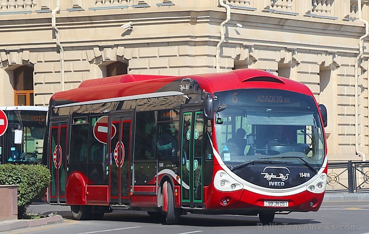 Travelnews.lv ar ekskursiju autobusu apceļo Baku raksturīgākās vietas. Sadarbībā ar Latvijas vēstniecību Azerbaidžānā un tūrisma firmu «RANTUR Travel Travelnews.lv ar ekskursiju autobusu apceļo Baku raksturīgākās vietas. Sadarbībā ar Latvijas vēstniecību Azerbaidžānā un tūrisma firmu «RANTUR Travel 237699