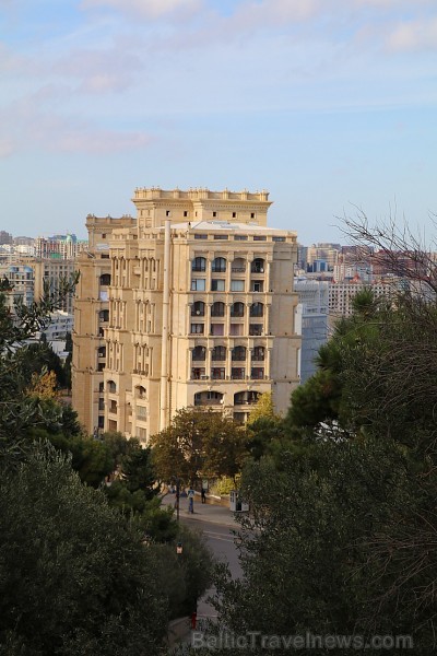 Travelnews.lv ar ekskursiju autobusu apceļo Baku raksturīgākās vietas. Sadarbībā ar Latvijas vēstniecību Azerbaidžānā un tūrisma firmu «RANTUR Travel Travelnews.lv ar ekskursiju autobusu apceļo Baku raksturīgākās vietas. Sadarbībā ar Latvijas vēstniecību Azerbaidžānā un tūrisma firmu «RANTUR Travel 237710
