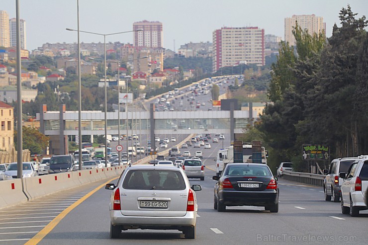 Travelnews.lv ar ekskursiju autobusu apceļo Baku raksturīgākās vietas. Sadarbībā ar Latvijas vēstniecību Azerbaidžānā un tūrisma firmu «RANTUR Travel  237711