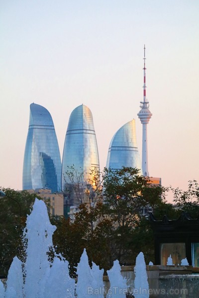 Travelnews.lv ar ekskursiju autobusu apceļo Baku raksturīgākās vietas. Sadarbībā ar Latvijas vēstniecību Azerbaidžānā un tūrisma firmu «RANTUR Travel Travelnews.lv ar ekskursiju autobusu apceļo Baku raksturīgākās vietas. Sadarbībā ar Latvijas vēstniecību Azerbaidžānā un tūrisma firmu «RANTUR Travel 237715
