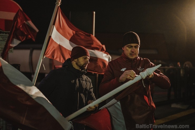 Lāčplēša dienā virs bobsleja un kamaniņu trases Lāčplēša dienā virs bobsleja un kamaniņu trases