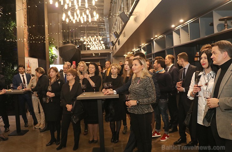 Franču jaunā vīna svētki «Beaujolais Nouveau» izskan Rīgas 5 zvaigžņu viesnīcā «Pullman Riga Old Town» Franču jaunā vīna svētki «Beaujolais Nouveau» izskan Rīgas 5 zvaigžņu viesnīcā «Pullman Riga Old Town» 238549