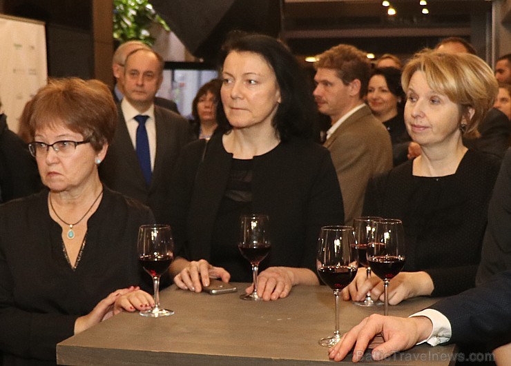 Franču jaunā vīna svētki «Beaujolais Nouveau» izskan Rīgas 5 zvaigžņu viesnīcā «Pullman Riga Old Town» Franču jaunā vīna svētki «Beaujolais Nouveau» izskan Rīgas 5 zvaigžņu viesnīcā «Pullman Riga Old Town» 238552