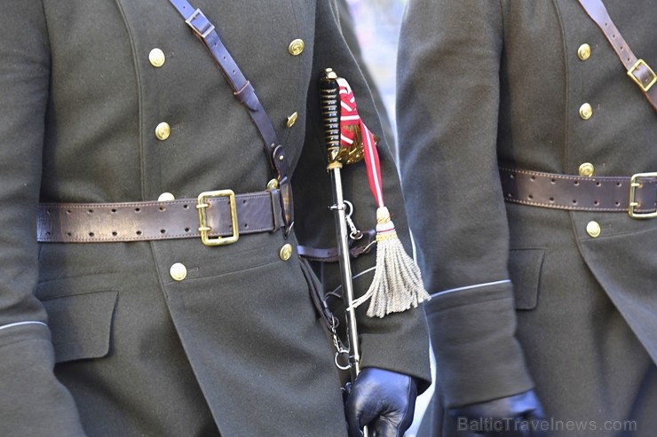 Militārajā parādē piedalījās aptuveni 1700 karavīri, zemessargi, policisti, robežsargi, ugunsdzēsēji un jaunsargi. Par godu Latvijas valsts neatkarība Militārajā parādē piedalījās aptuveni 1700 karavīri, zemessargi, policisti, robežsargi, ugunsdzēsēji un jaunsargi. Par godu Latvijas valsts neatkarība 238675