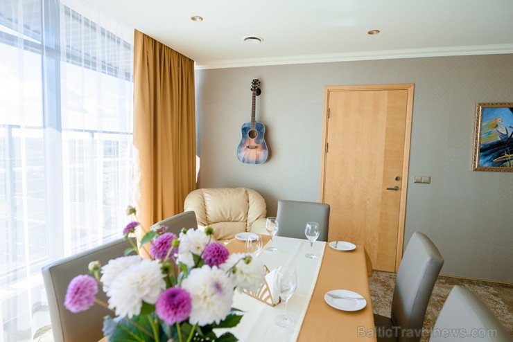 Viesnīcā Park Hotel «Latgola» rodams mājas siltums, komforts, kā arī iespējams veselīgi atpūsties un atjaunot labsajūtu saunā un burbuļojošā džakuzi Viesnīcā Park Hotel «Latgola» rodams mājas siltums, komforts, kā arī iespējams veselīgi atpūsties un atjaunot labsajūtu saunā un burbuļojošā džakuzi 238891