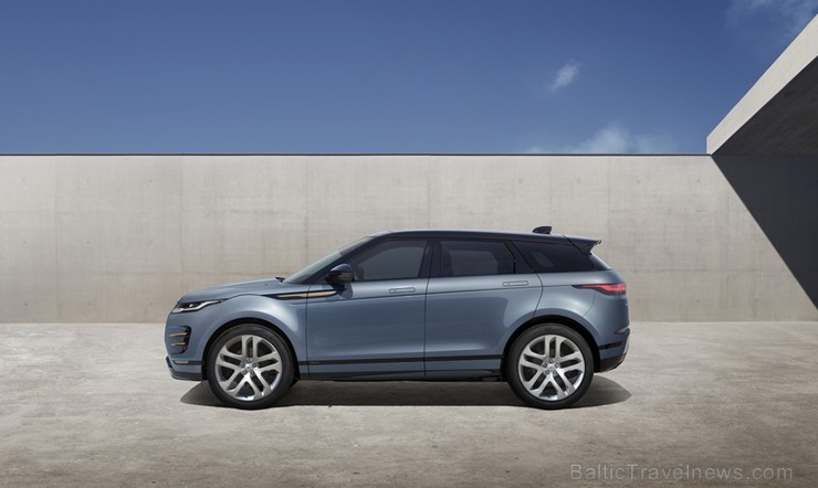 Oriģinālais luksusa klases kompaktais SUV ir kļuvis vēl labāks. Dzimtenes pilsētā un kalnos jaunais pievienojas Range Rover saimei, piedāvājot iespēju Oriģinālais luksusa klases kompaktais SUV ir kļuvis vēl labāks. Dzimtenes pilsētā un kalnos jaunais pievienojas Range Rover saimei, piedāvājot iespēju 239022