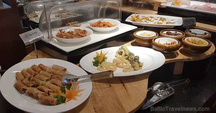 Travelnews.lv nakšņo Vjetnamas viesnīcā «Royal Hotel Saigon» Hošiminā. Sadarbībā ar 365 brīvdienas un Turkish Airlines Travelnews.lv nakšņo Vjetnamas viesnīcā «Royal Hotel Saigon» Hošiminā. Sadarbībā ar 365 brīvdienas un Turkish Airlines 239163