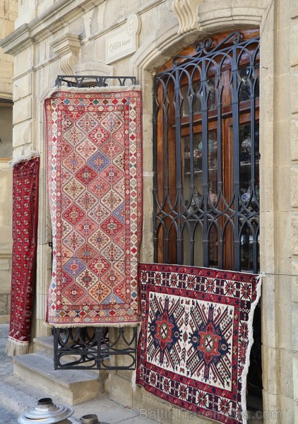 Travelnews.lv iepazīst Baku suvenīru piedāvājumu. Sadarbībā ar Latvijas vēstniecību Azerbaidžānā un tūrisma firmu «RANTUR Travel Agency» 239309
