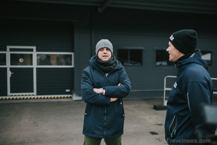 Gints sevi uzskata par prasmīgu braucēju, taču doties trasē pie sporta auto 