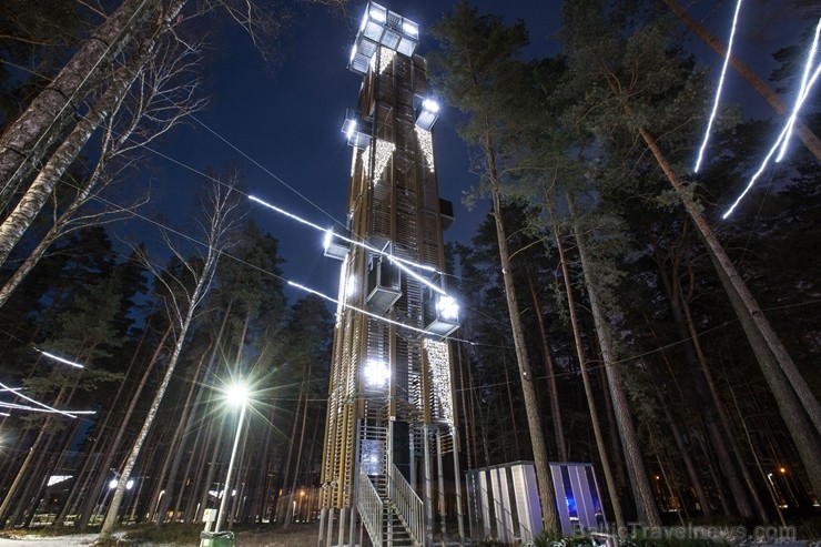 Jūrmalā - Dzintaru mežaparkā - atklāts Gaismas parks, kurā dažādos gaismas dekoros, skulptūrās jau otro gadu iemirdzas tūkstošiem LED gaismiņu. Jūrmalā - Dzintaru mežaparkā - atklāts Gaismas parks, kurā dažādos gaismas dekoros, skulptūrās jau otro gadu iemirdzas tūkstošiem LED gaismiņu. 239716