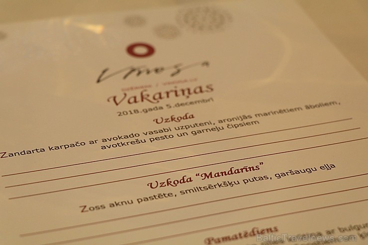 Vecrīgas restorāns «Kaļķu vārti» piedāvā gardēžu vakariņas ar aklo vīna degustāciju 240221