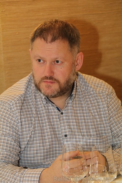 Vecrīgas restorāns «Kaļķu vārti» piedāvā gardēžu vakariņas ar aklo vīna degustāciju 240253