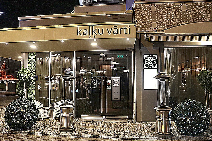 Vecrīgas restorāns «Kaļķu vārti» piedāvā gardēžu vakariņas ar aklo vīna degustāciju 240261