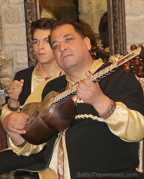 Travelnews.lv apmeklē Baku muzeja stila restorānu «Shirvanshah Museum Restaurant». Sadarbībā ar Latvijas vēstniecību Azerbaidžānā un tūrisma firmu «RA 240620