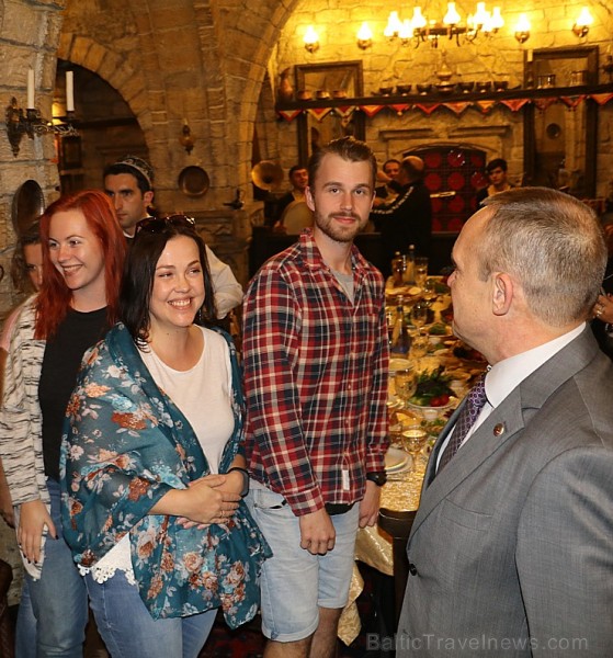 Travelnews.lv apmeklē Baku muzeja stila restorānu «Shirvanshah Museum Restaurant». Sadarbībā ar Latvijas vēstniecību Azerbaidžānā un tūrisma firmu «RA 240621
