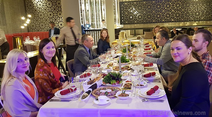 Travelnews.lv iepazīst moderna stila restorānu «Shur» Azerbaidžānas galvaspilsētā. Sadarbībā ar Latvijas vēstniecību Azerbaidžānā un tūrisma firmu «RA Travelnews.lv iepazīst moderna stila restorānu «Shur» Azerbaidžānas galvaspilsētā. Sadarbībā ar Latvijas vēstniecību Azerbaidžānā un tūrisma firmu «RA 240749