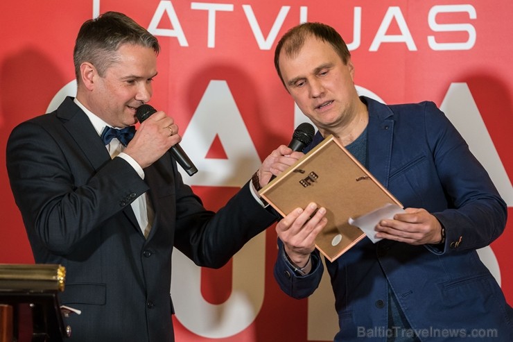 Svinīgajā noslēguma ceremonijā Vecrīgas viesnīcā Svinīgajā noslēguma ceremonijā Vecrīgas viesnīcā