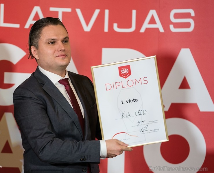 Svinīgajā noslēguma ceremonijā Vecrīgas viesnīcā 