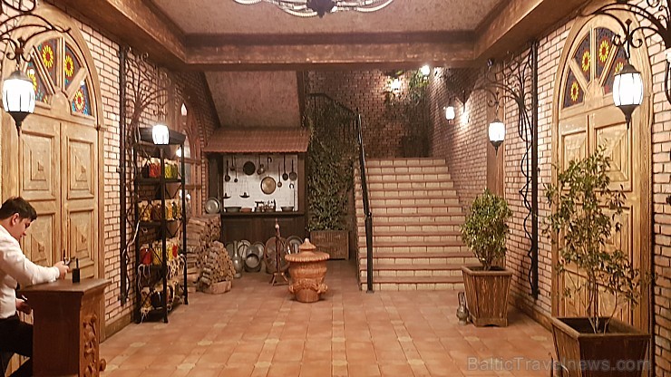 Travelnews.lv apmeklē Baku steiku restorānu «Mangal Steak House». Sadarbībā ar Latvijas vēstniecību Azerbaidžānā un tūrisma firmu «RANTUR Travel Agenc 241223