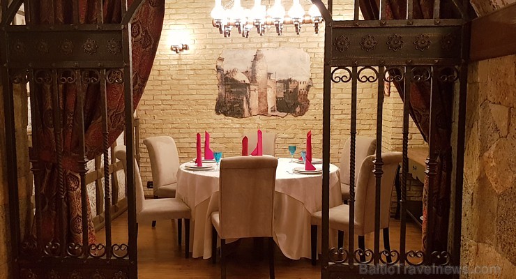 Travelnews.lv apmeklē Baku steiku restorānu «Mangal Steak House». Sadarbībā ar Latvijas vēstniecību Azerbaidžānā un tūrisma firmu «RANTUR Travel Agenc Travelnews.lv apmeklē Baku steiku restorānu «Mangal Steak House». Sadarbībā ar Latvijas vēstniecību Azerbaidžānā un tūrisma firmu «RANTUR Travel Agenc 241228