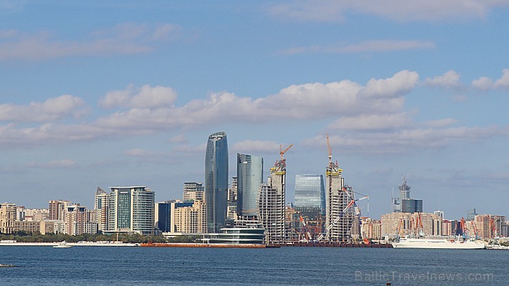 Travelnews.lv apceļo Baku ar ekskursiju autobusu. Sadarbībā ar Latvijas vēstniecību Azerbaidžānā un tūrisma firmu «RANTUR Travel Agency» Travelnews.lv apceļo Baku ar ekskursiju autobusu. Sadarbībā ar Latvijas vēstniecību Azerbaidžānā un tūrisma firmu «RANTUR Travel Agency» 241558
