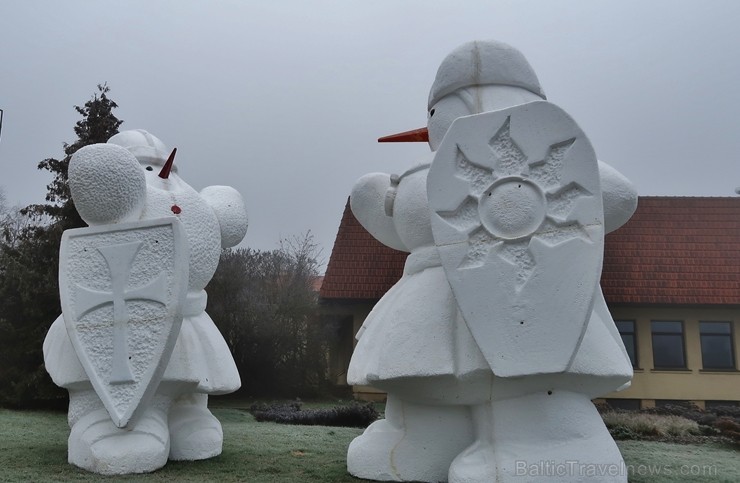 Šoziem Dobeles Sniegavīru saieta tēma ir Latvijas simtgade un tautas varonis - Lāčplēsis. Dobeles laukumos var satikt Melno bruņinieku, Spīdalu, Laimd Šoziem Dobeles Sniegavīru saieta tēma ir Latvijas simtgade un tautas varonis - Lāčplēsis. Dobeles laukumos var satikt Melno bruņinieku, Spīdalu, Laimd 241886