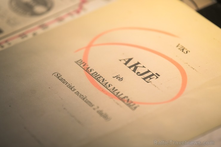 Dubultizstādes «Atpakaļ uz konstrukcijas laiku» mērķis ir prezentēt ideju par garu pasaules tēliem kā savdabību Dubultizstādes «Atpakaļ uz konstrukcijas laiku» mērķis ir prezentēt ideju par garu pasaules tēliem kā savdabību
