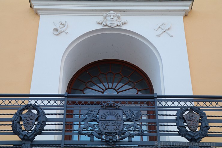 Rīgā atzīmē barikāžu aizstāvju atceres dienu 243608