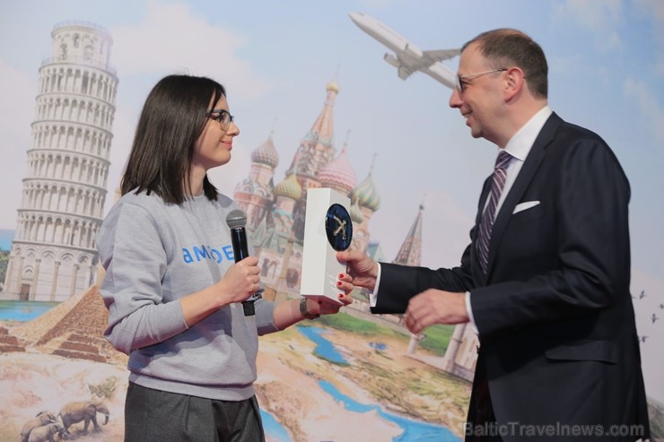 «UZŅĒMĒJS TŪRISMA AĢENTŪRU UN TŪROPERATORU BIZNESĀ 2018» laureāts Vladislavs Korjagins, «Baltic Travel Group». Balvu pasniedz Kitija Tigule, Amadeus v «UZŅĒMĒJS TŪRISMA AĢENTŪRU UN TŪROPERATORU BIZNESĀ 2018» laureāts Vladislavs Korjagins, «Baltic Travel Group». Balvu pasniedz Kitija Tigule, Amadeus v 244520