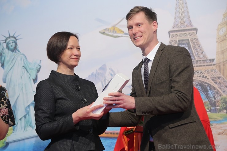 Balvu nominācijā ABSOLŪTĀ KLASE - «GADA CILVĒKS TŪRISMĀ 2018» saņem Inese Šīrava, Latvijas Investīciju un attīstības aģentūras Tūrisma departaments (L Balvu nominācijā ABSOLŪTĀ KLASE - «GADA CILVĒKS TŪRISMĀ 2018» saņem Inese Šīrava, Latvijas Investīciju un attīstības aģentūras Tūrisma departaments (L 244531