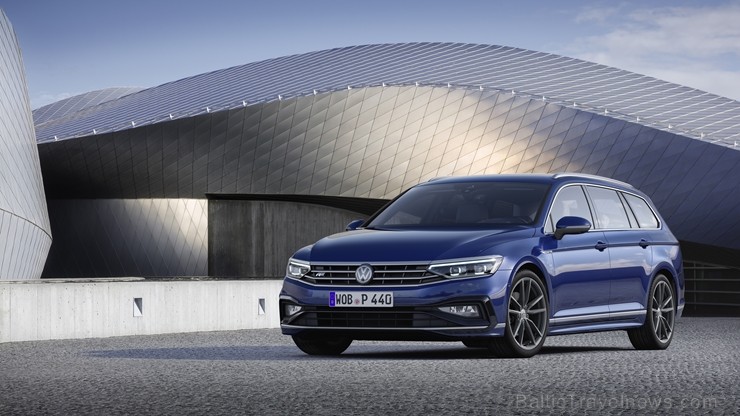 «Volkswagen» iepazīstina ar atjaunoto astotās sērijas Passat modeli, kurš kļūs par pirmo «Volkswagen» modeli, kuram būs pieejama daļēji automatizēta b «Volkswagen» iepazīstina ar atjaunoto astotās sērijas Passat modeli, kurš kļūs par pirmo «Volkswagen» modeli, kuram būs pieejama daļēji automatizēta b 245181