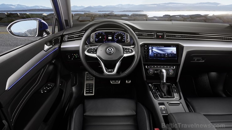 «Volkswagen» iepazīstina ar atjaunoto astotās sērijas Passat modeli, kurš kļūs par pirmo «Volkswagen» modeli, kuram būs pieejama daļēji automatizēta b «Volkswagen» iepazīstina ar atjaunoto astotās sērijas Passat modeli, kurš kļūs par pirmo «Volkswagen» modeli, kuram būs pieejama daļēji automatizēta b 245182