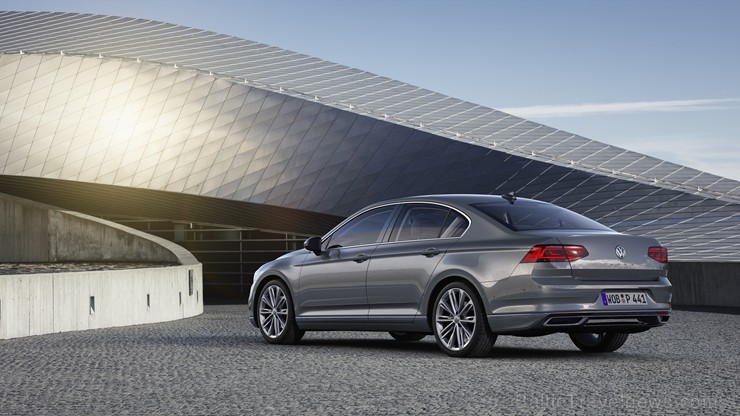 «Volkswagen» iepazīstina ar atjaunoto astotās sērijas Passat modeli, kurš kļūs par pirmo «Volkswagen» modeli, kuram būs pieejama daļēji automatizēta b «Volkswagen» iepazīstina ar atjaunoto astotās sērijas Passat modeli, kurš kļūs par pirmo «Volkswagen» modeli, kuram būs pieejama daļēji automatizēta b 245184