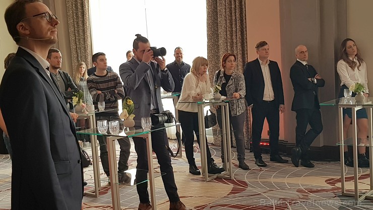 Viesnīcā «Grand Hotel Kempinski Riga» pie pusdienu galda prezentējas uzņēmums «Moller Baltic Import» Viesnīcā «Grand Hotel Kempinski Riga» pie pusdienu galda prezentējas uzņēmums «Moller Baltic Import» 245577