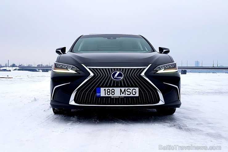 Travelnews.lv apceļo Pierīgu ar jauno priekšpiedziņas «Lexus ES 300h Luxury» 245860