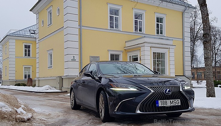 Travelnews.lv apceļo Pierīgu ar jauno priekšpiedziņas «Lexus ES 300h Luxury» 245894