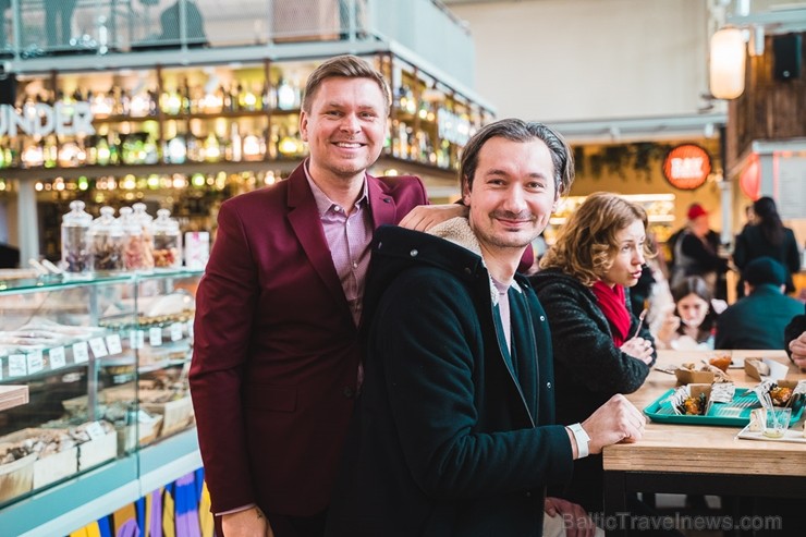 «Centrālais Gastro Tirgus» ir pirmais iekštelpu gastrotirgus Latvijā, kurā vairāk nekā 20 dažādi ēdinātāji un 2 bāri piedāvā viesiem plašu starptautis 246001