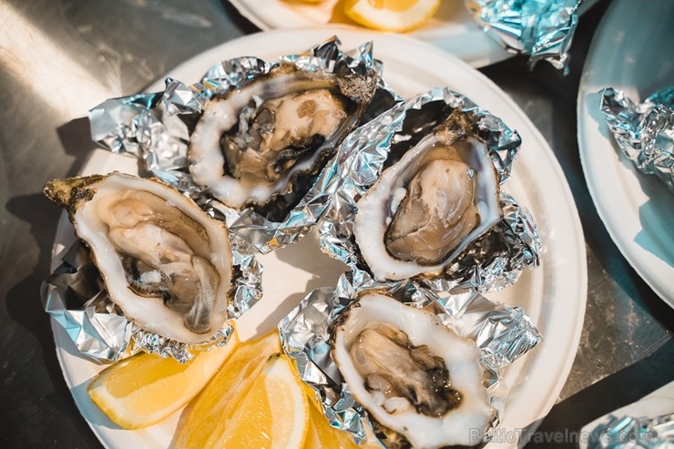 «Centrālais Gastro Tirgus» ir pirmais iekštelpu gastrotirgus Latvijā, kurā vairāk nekā 20 dažādi ēdinātāji un 2 bāri piedāvā viesiem plašu starptautis 246021
